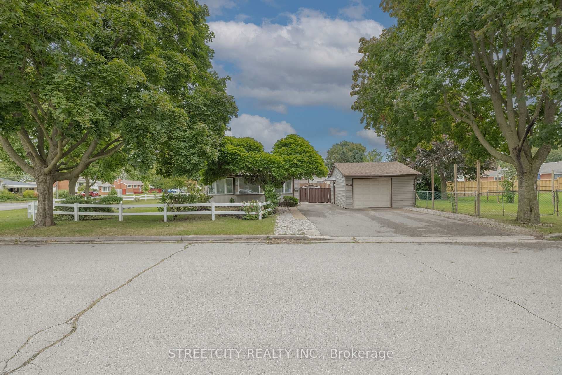 1264 Addison Drive photo 3