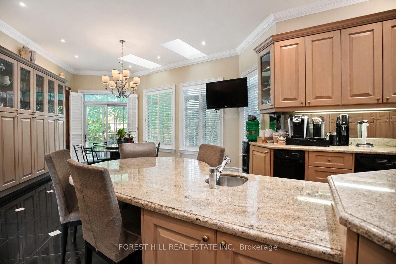 161 Renaissance Court photo 17