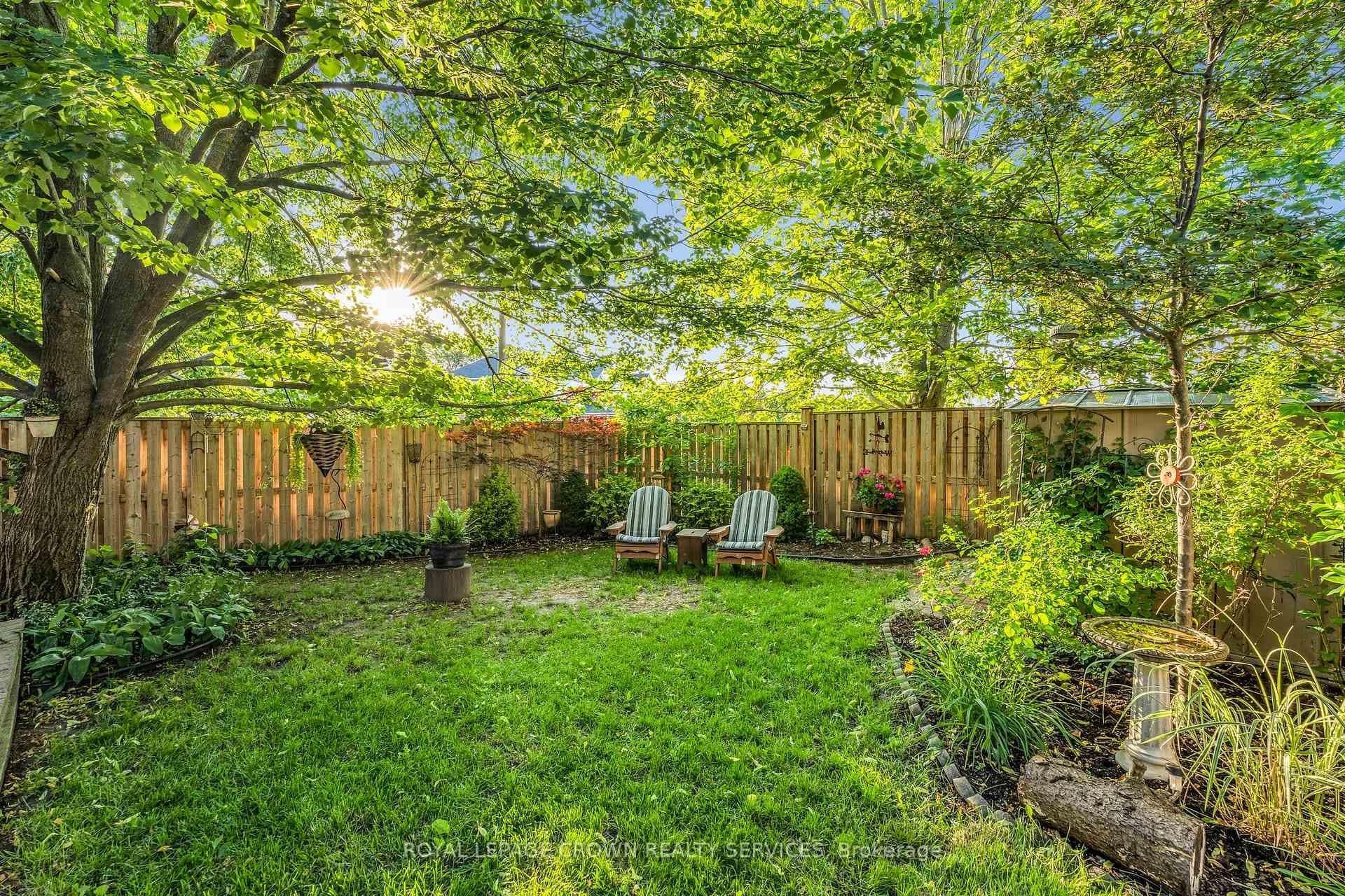 538 Mayflower Street photo 35