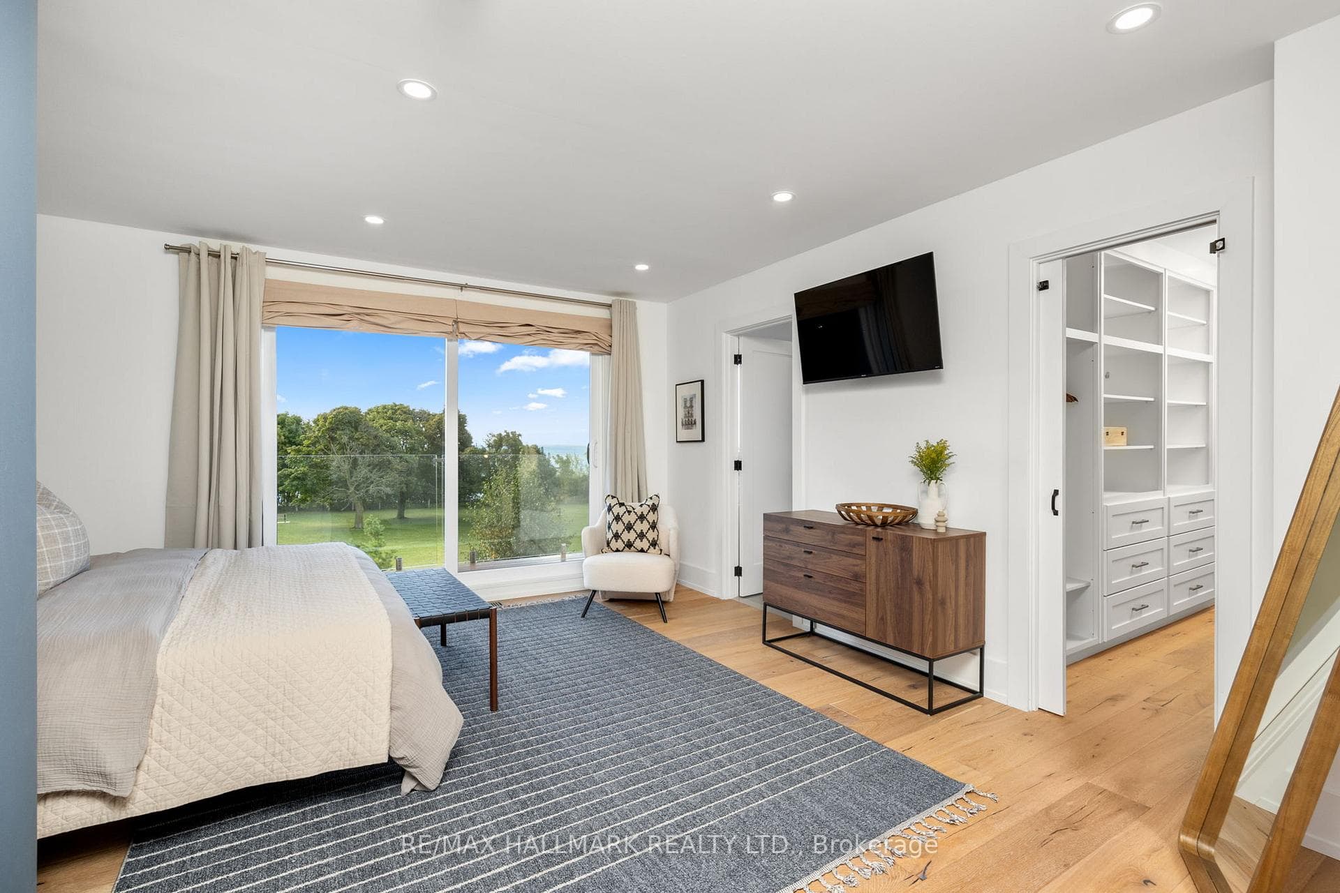 32 Lyme Regis Crescent photo 16