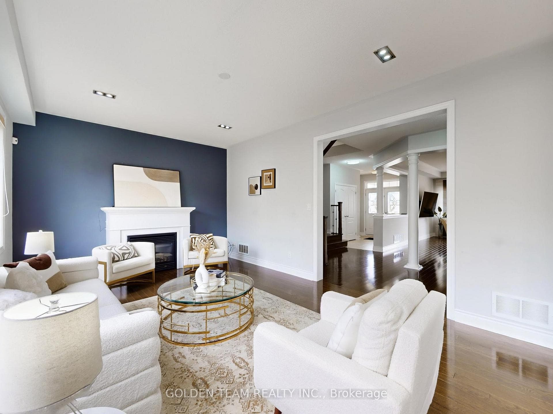 939 Memorial Circle photo 16