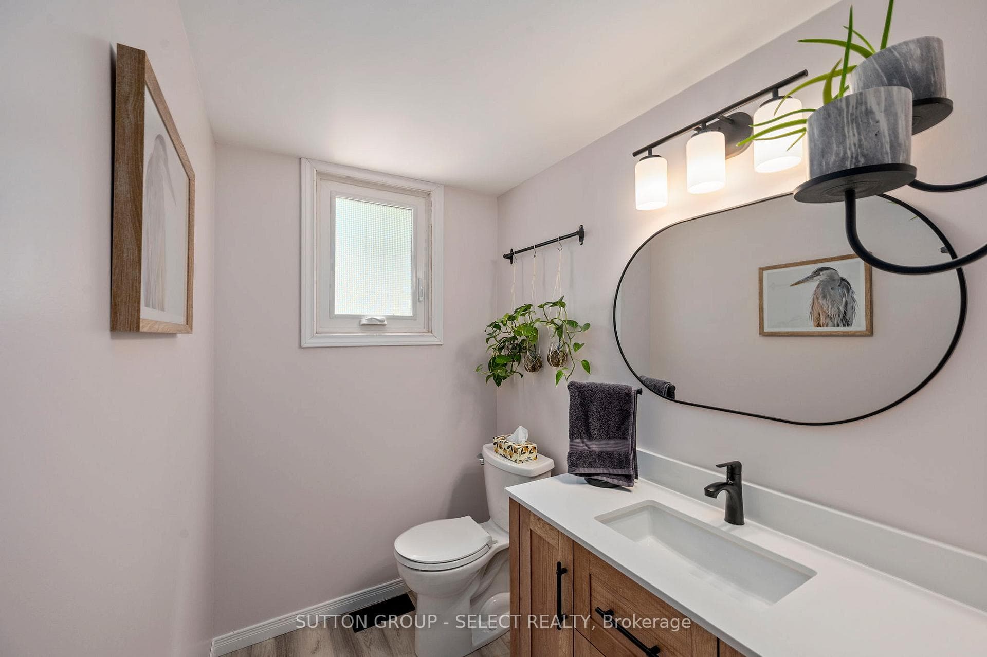 286 Highview Crescent photo 6