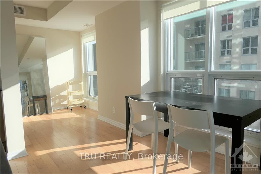 242 RIDEAU Street Unit 508 photo 20