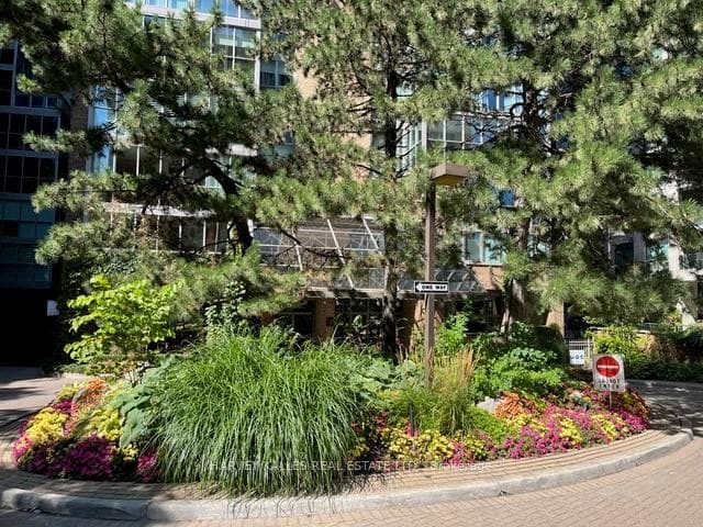278 Bloor Street Unit 1104 photo 4