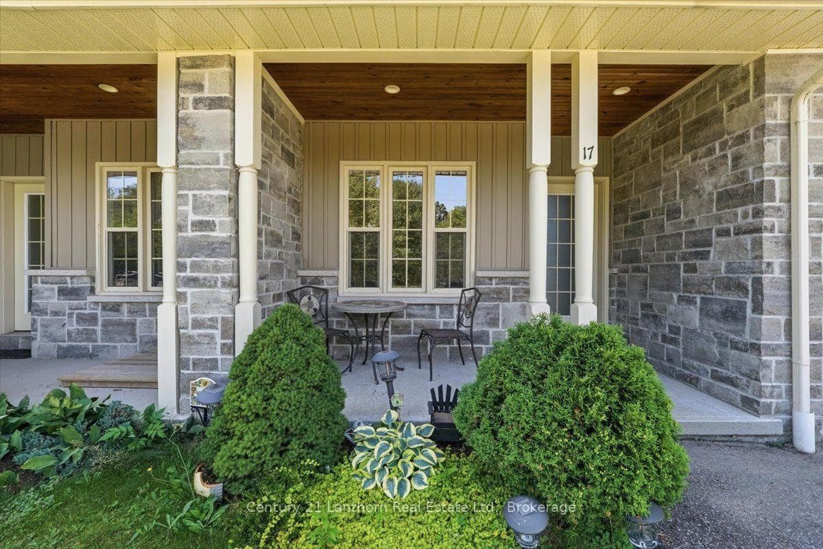 17 Richardson Lane photo 3