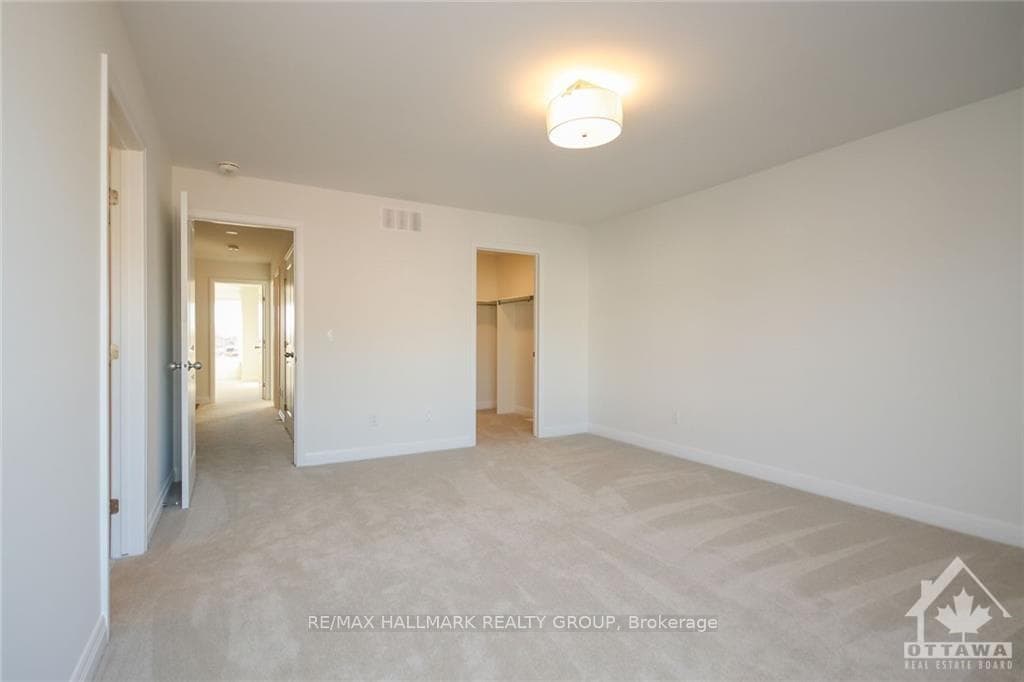 76 MICHAEL STOQUA Street photo 17