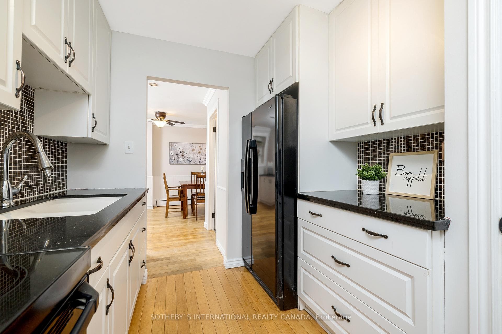 88 Adeline Avenue photo 14