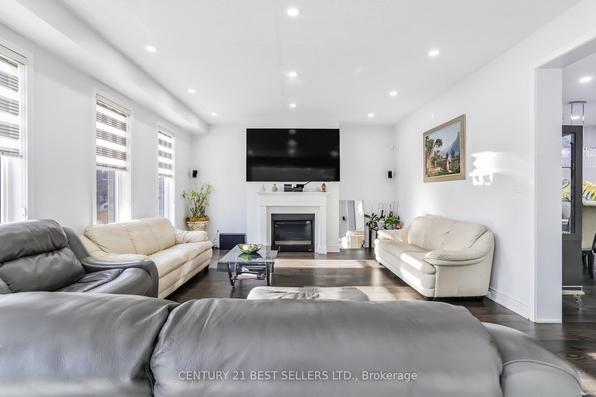 297 Crafter Crescent photo 12