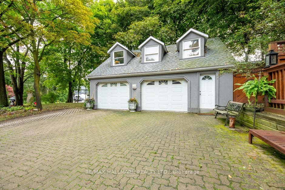 Double Car Garage & Coach House