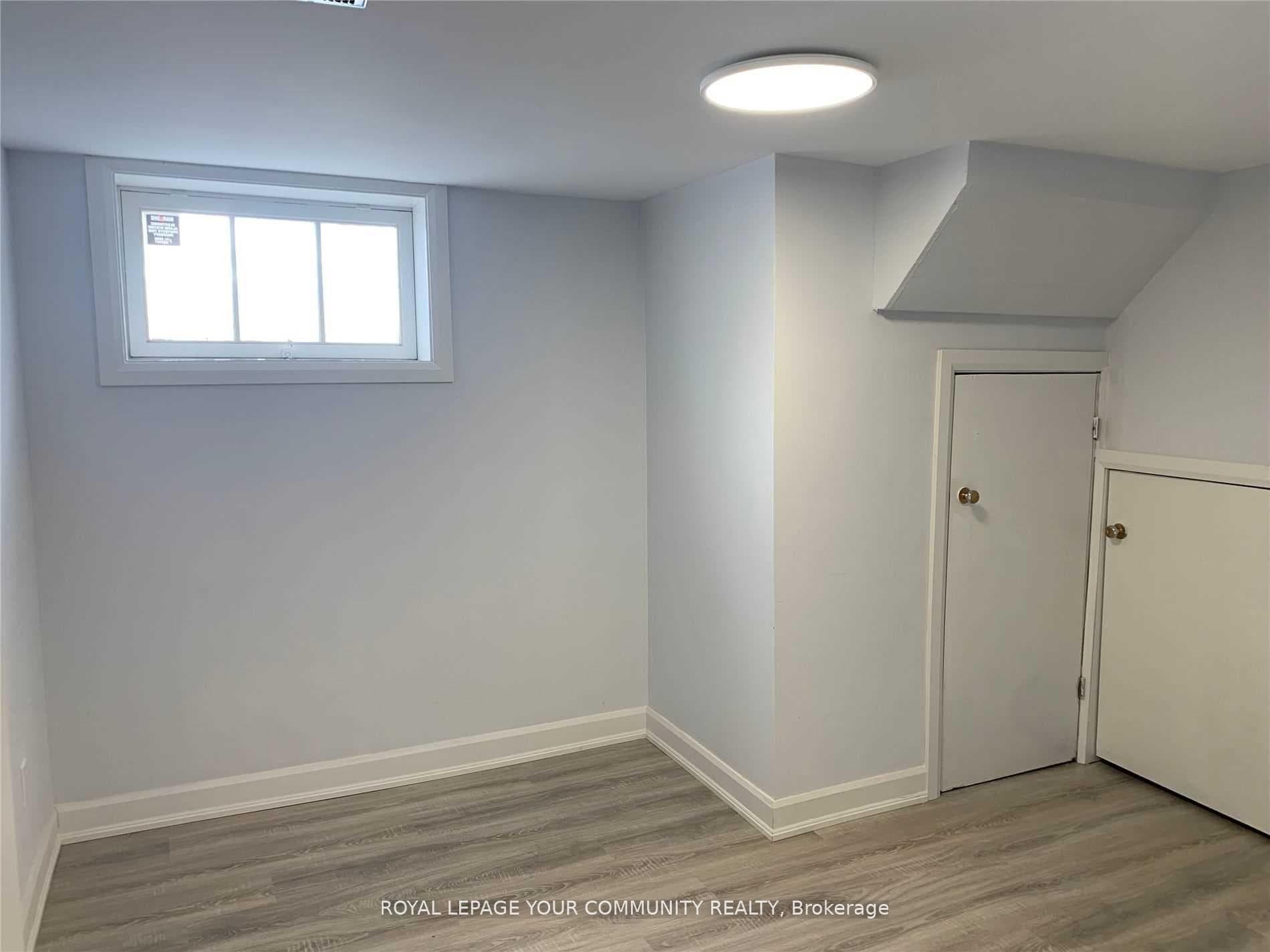 582 Mulock Court Unit Unit B photo 5