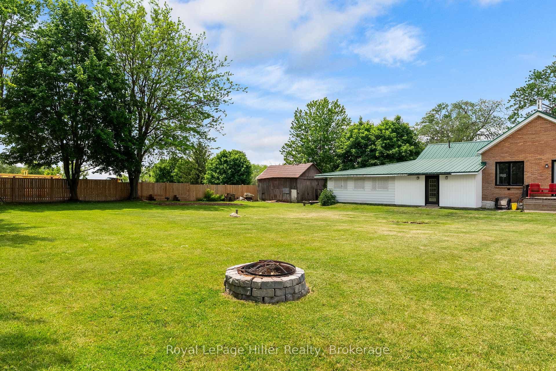 125 Portland Street photo 35