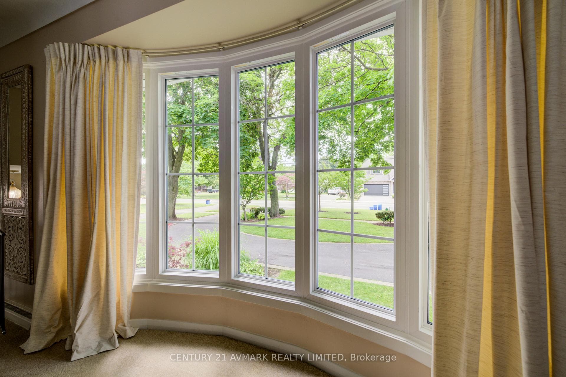 163 Lakeshore Road photo 8