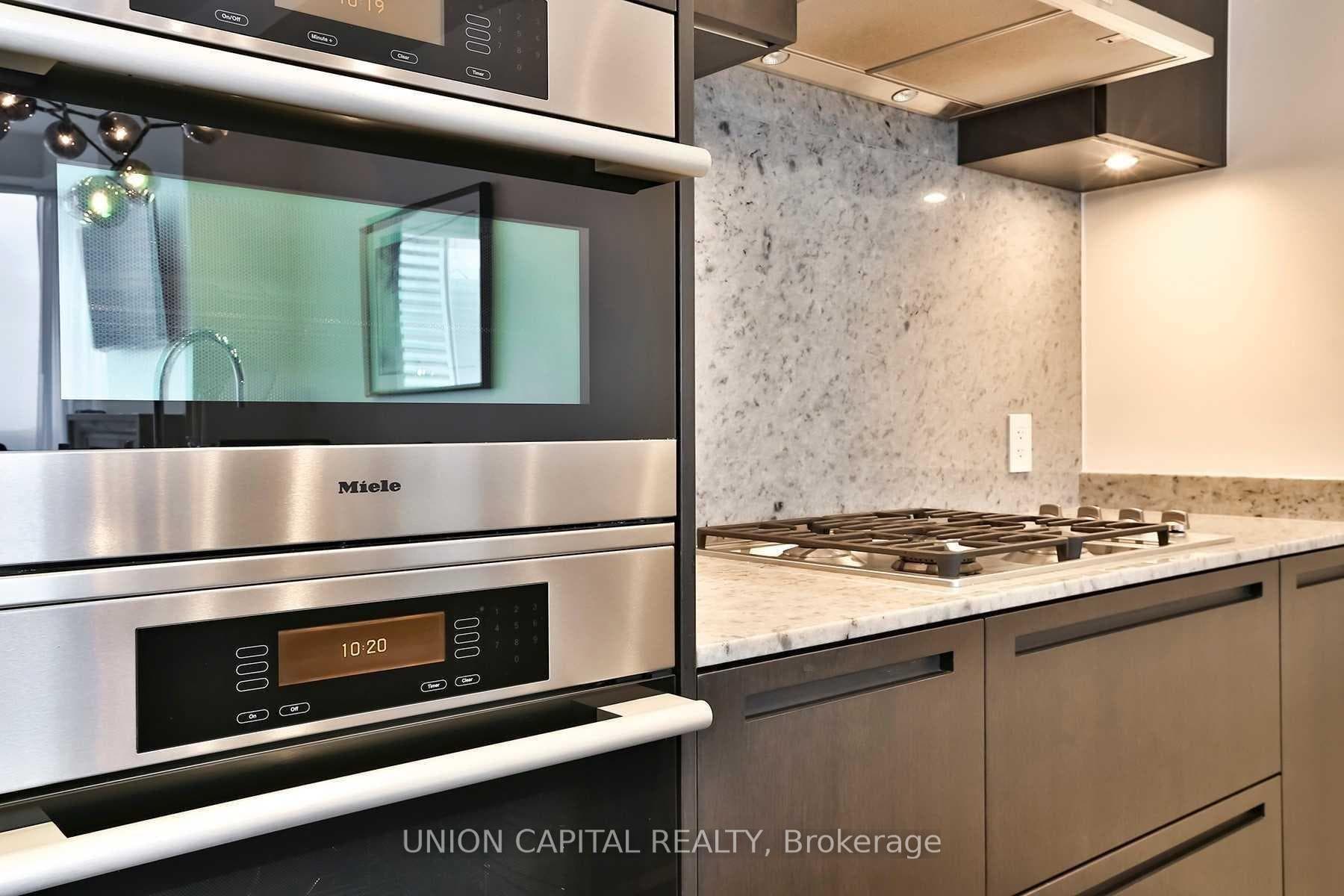 180 University Avenue Unit 5805 photo 11