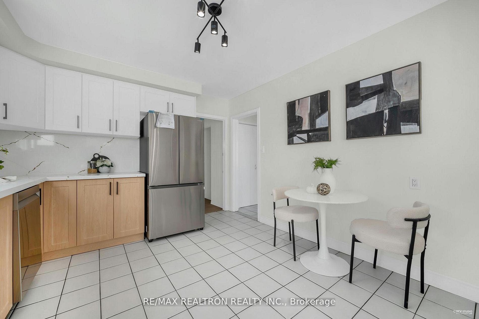 151 Shaughnessy Boulevard photo 9