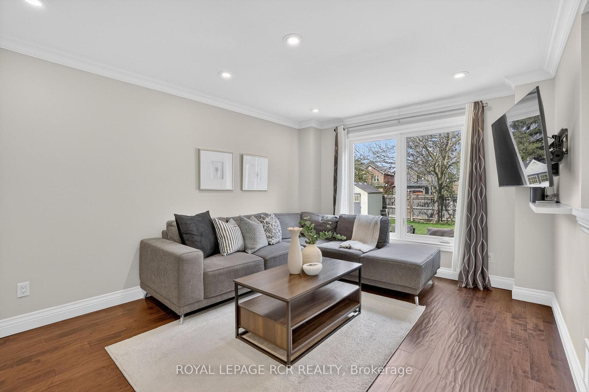 35 Mccabe Crescent photo 10