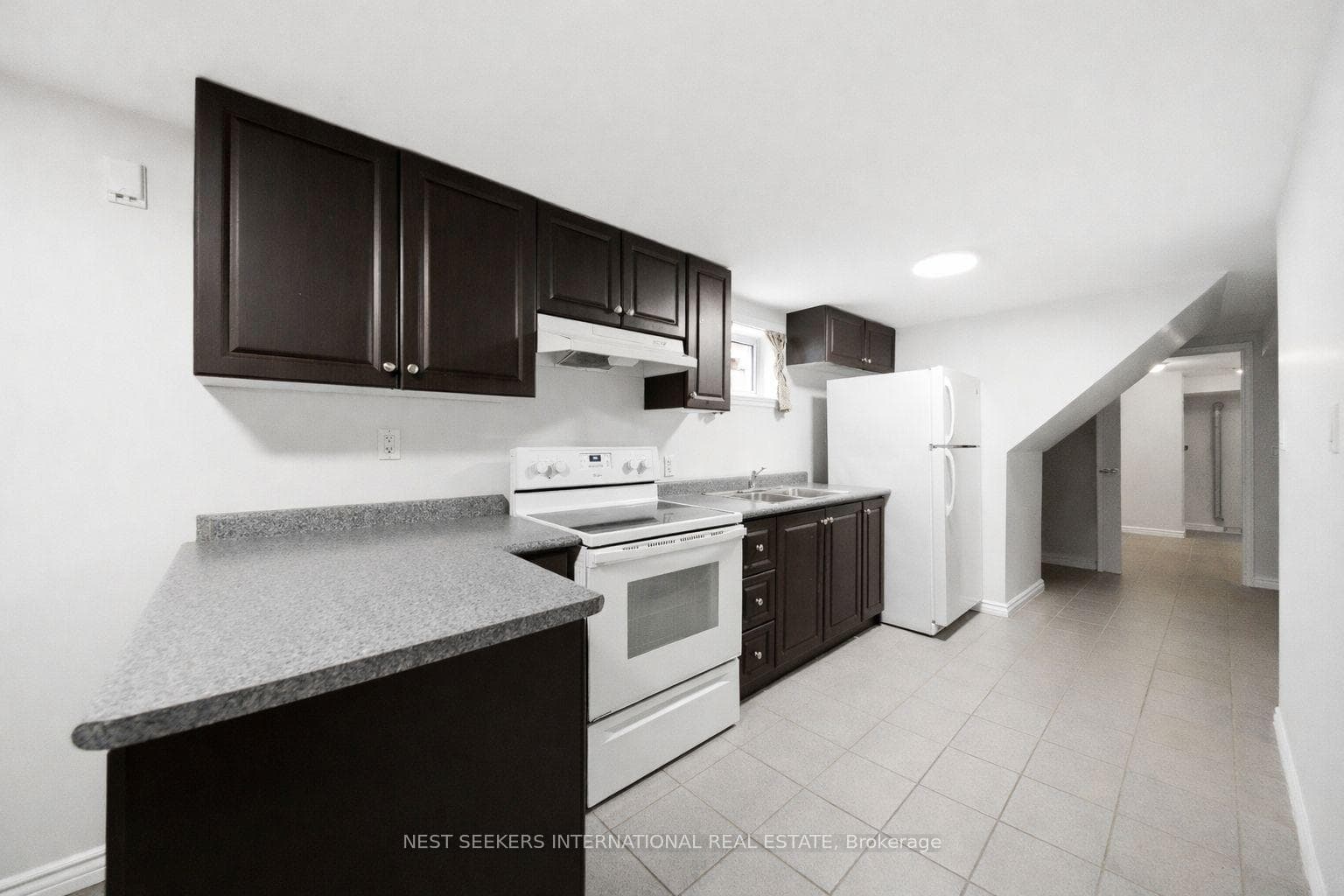 376 Agar Avenue photo 18