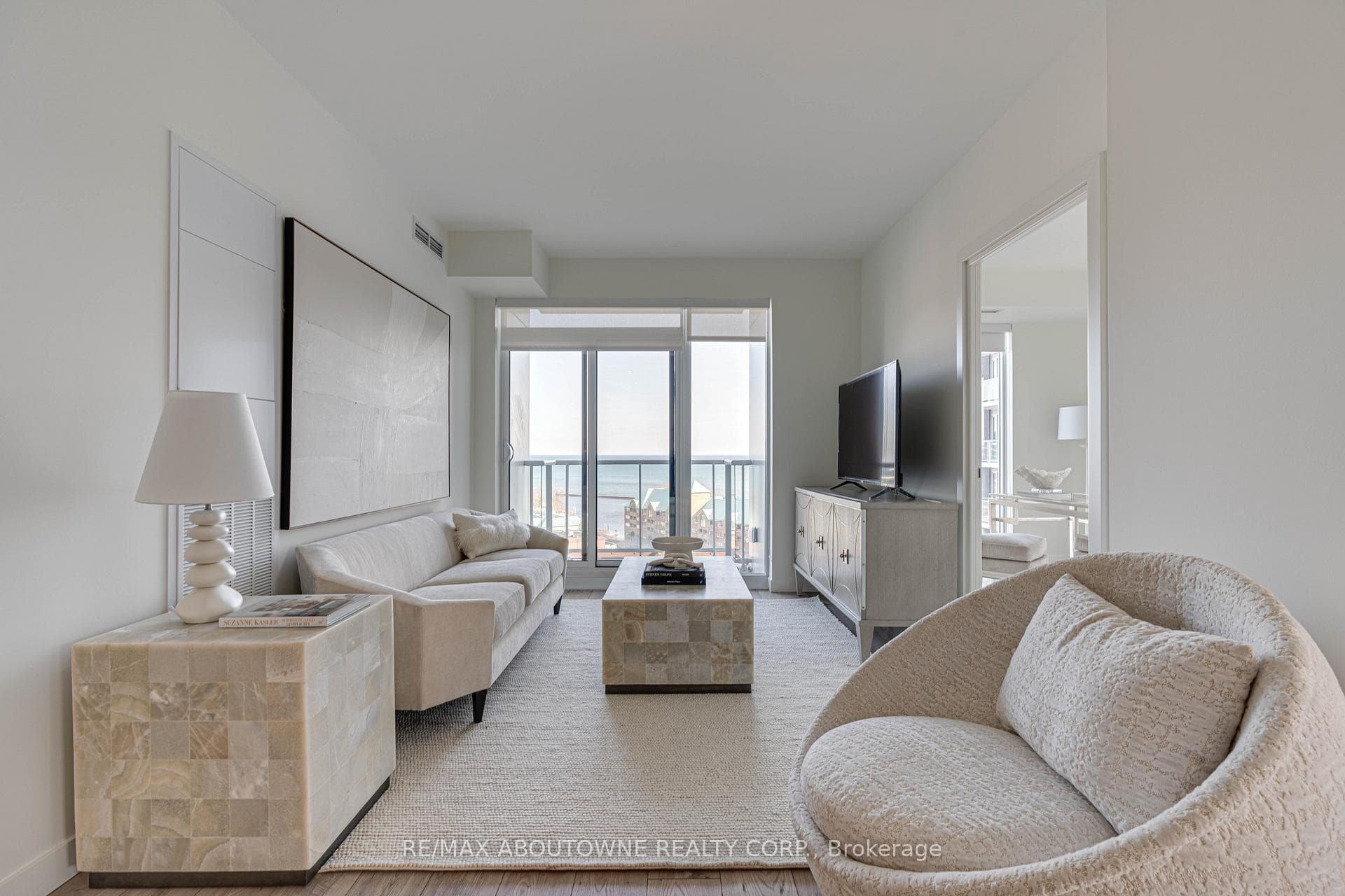 125 Bronte Road Unit 603 photo 5