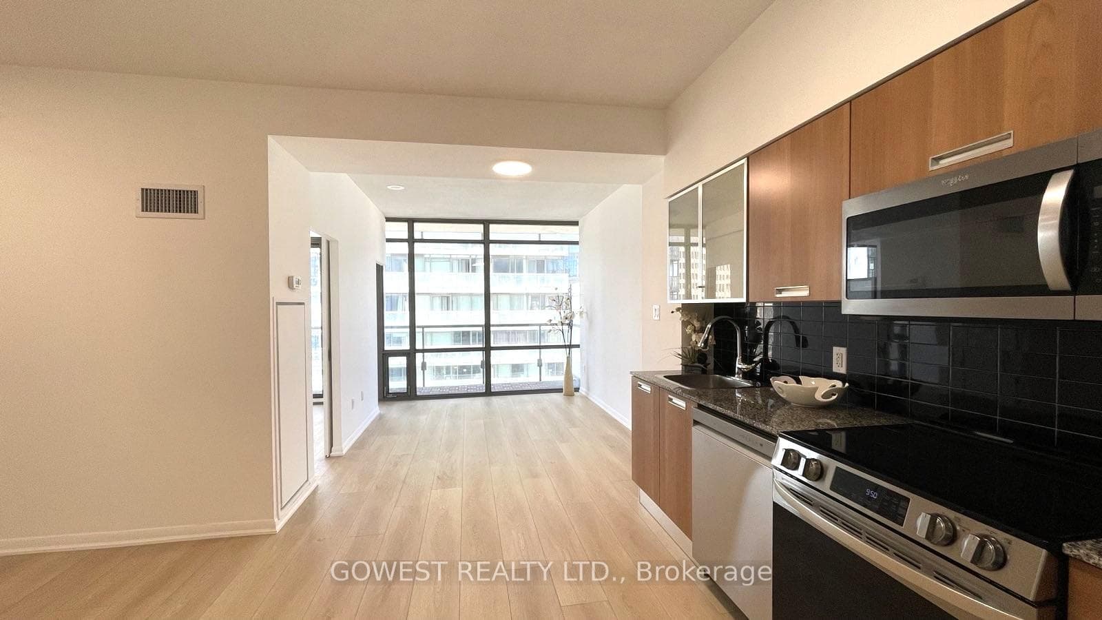 38 Grenville Street Unit 2110 photo 7