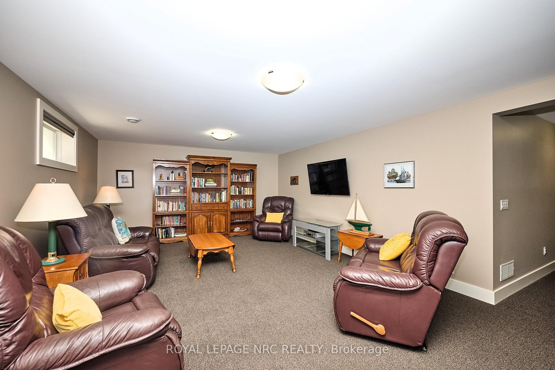62 Rosewood Crescent photo 42
