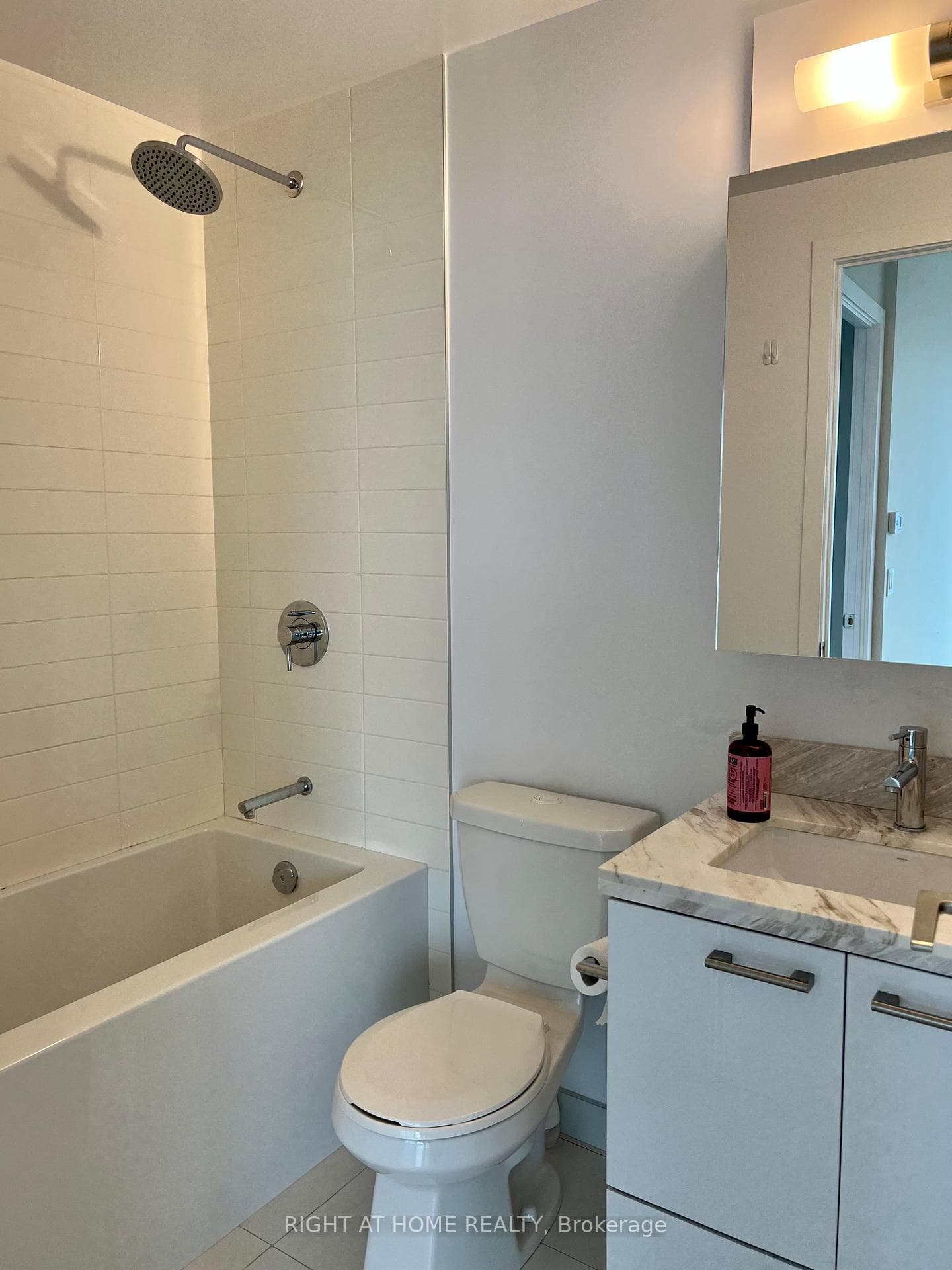 2221 Yonge Street Unit 2505 photo 11