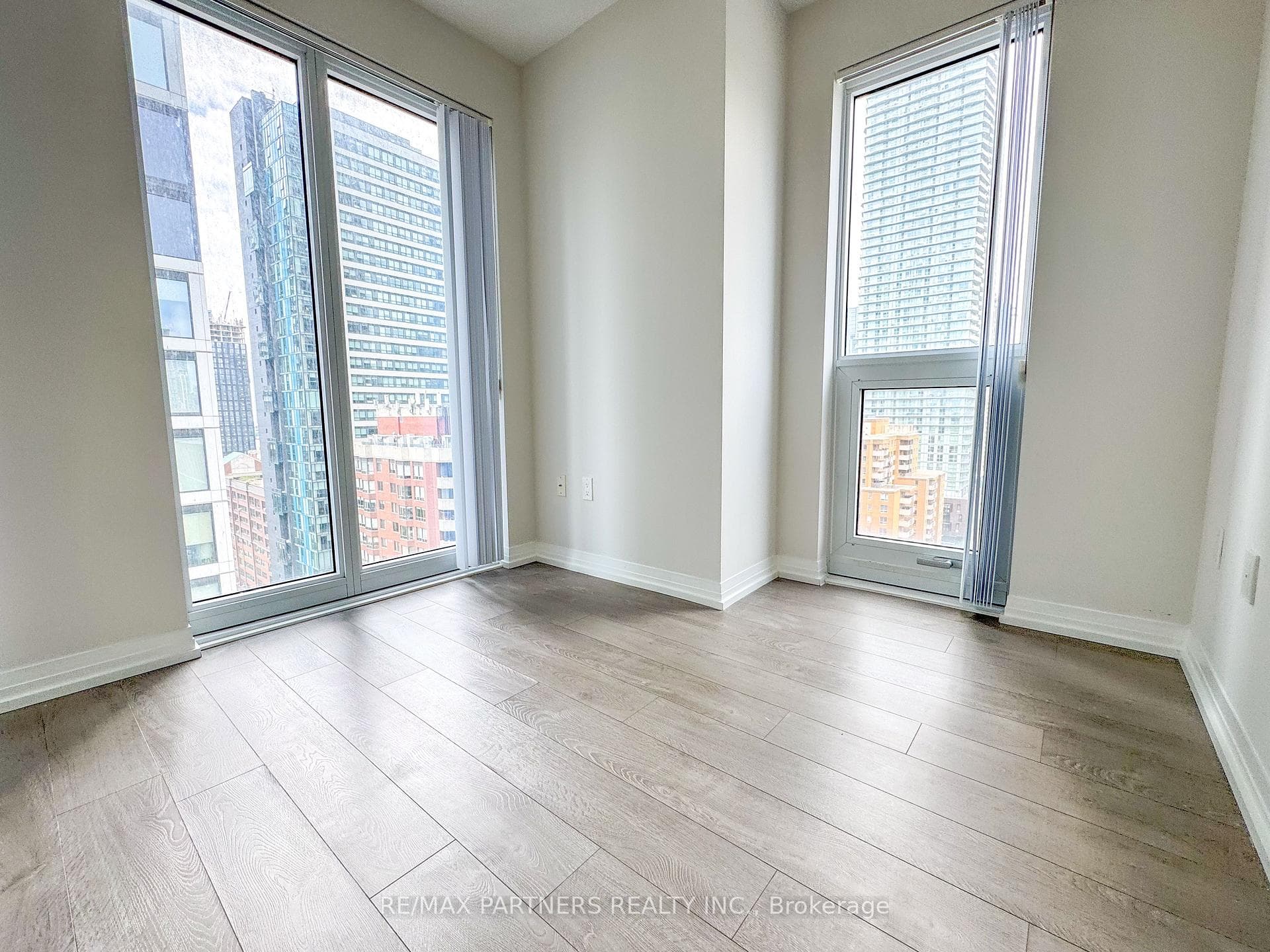 251 Jarvis Street Unit 1625 photo 8