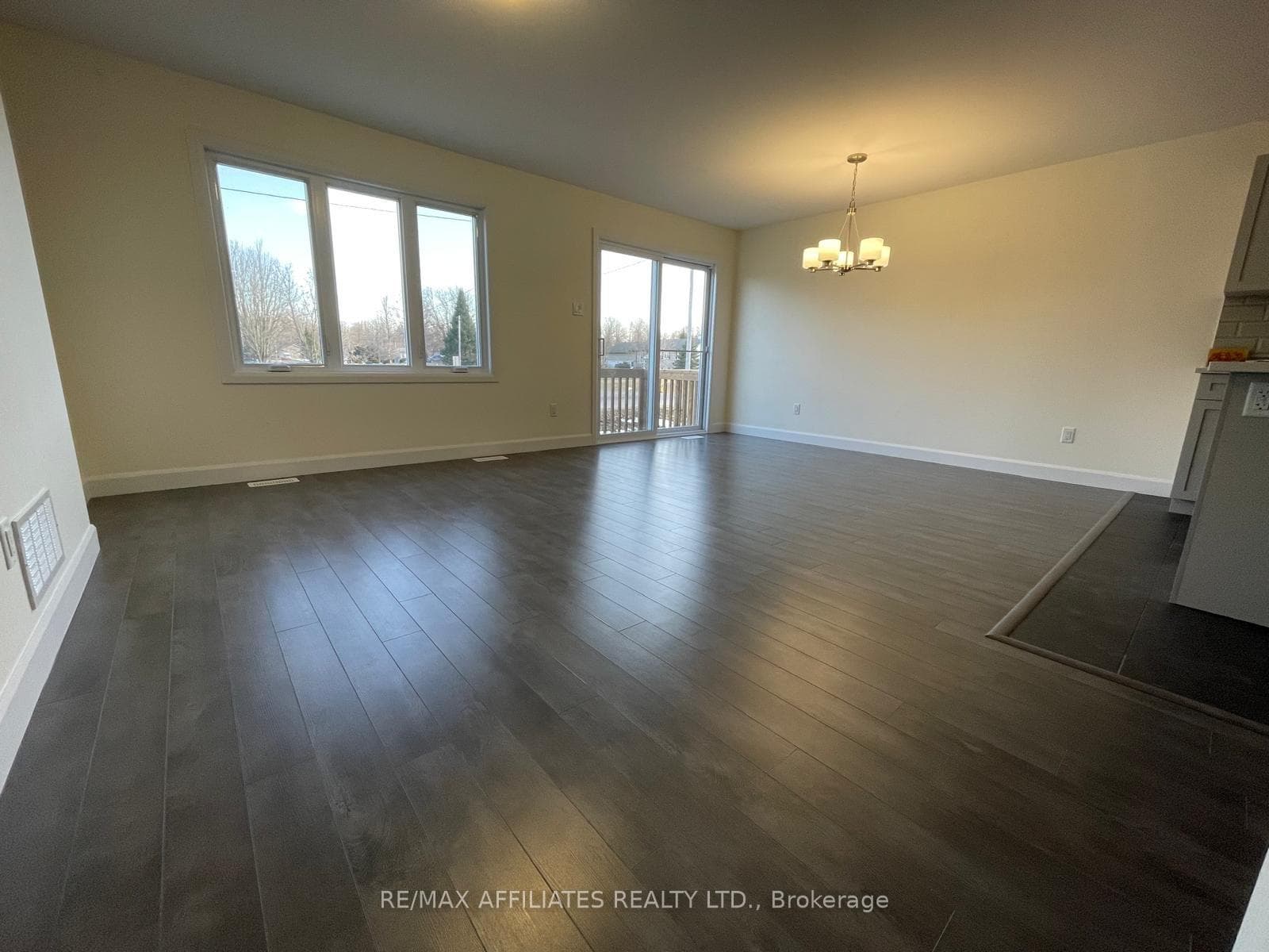 303 Hazel Crescent photo 14