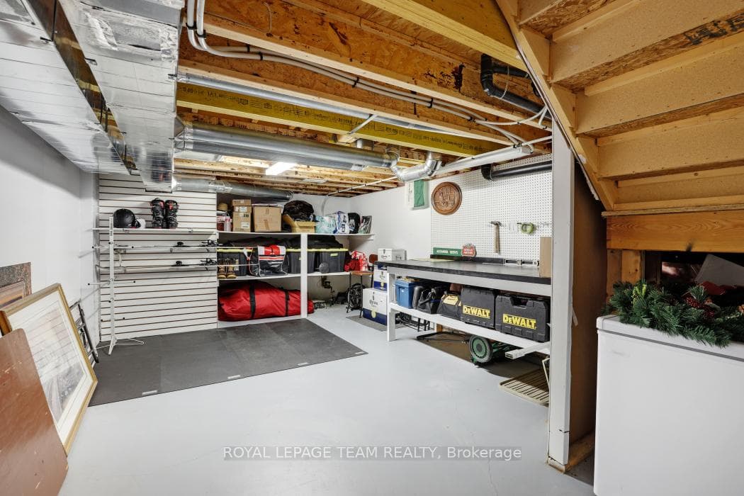 406 Pillett Street photo 33