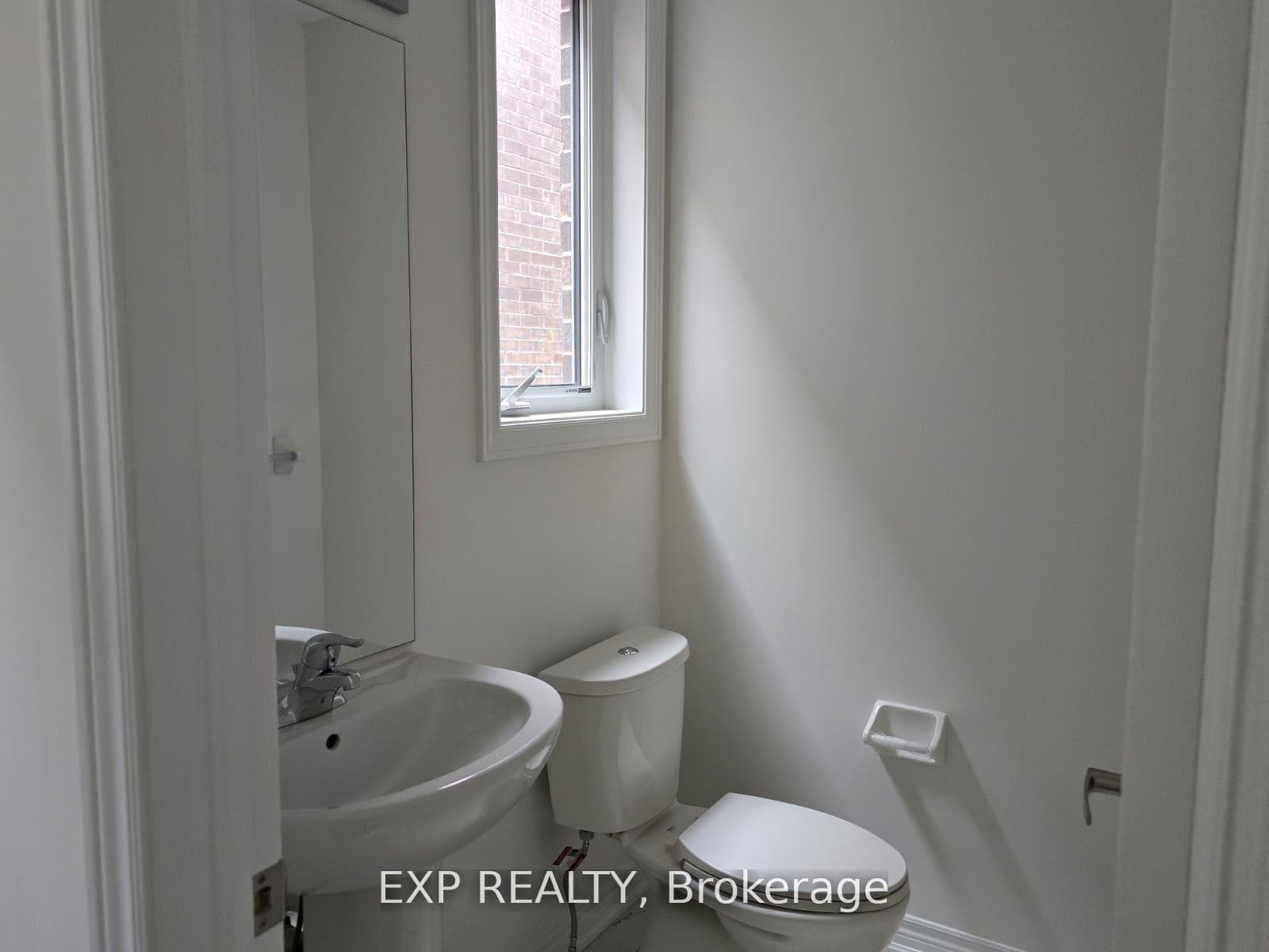80 Singhampton Road photo 15