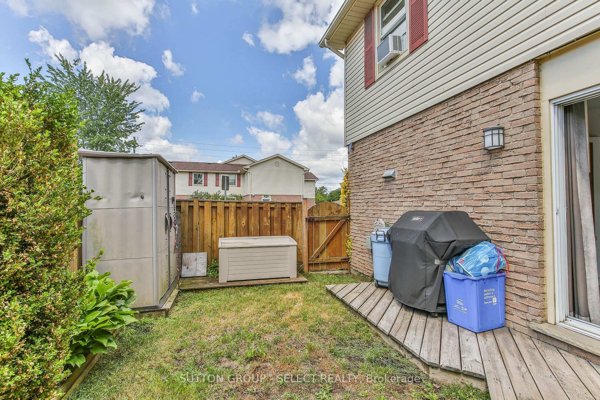 230 Clarke Road Unit 226 photo 34