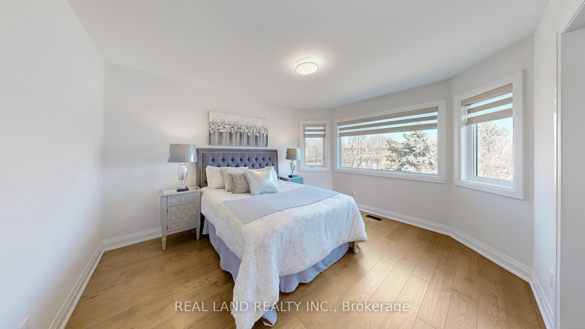172 Manhattan Drive photo 33