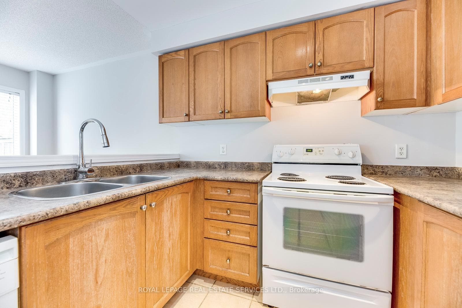 1835 Mccoy Avenue photo 18