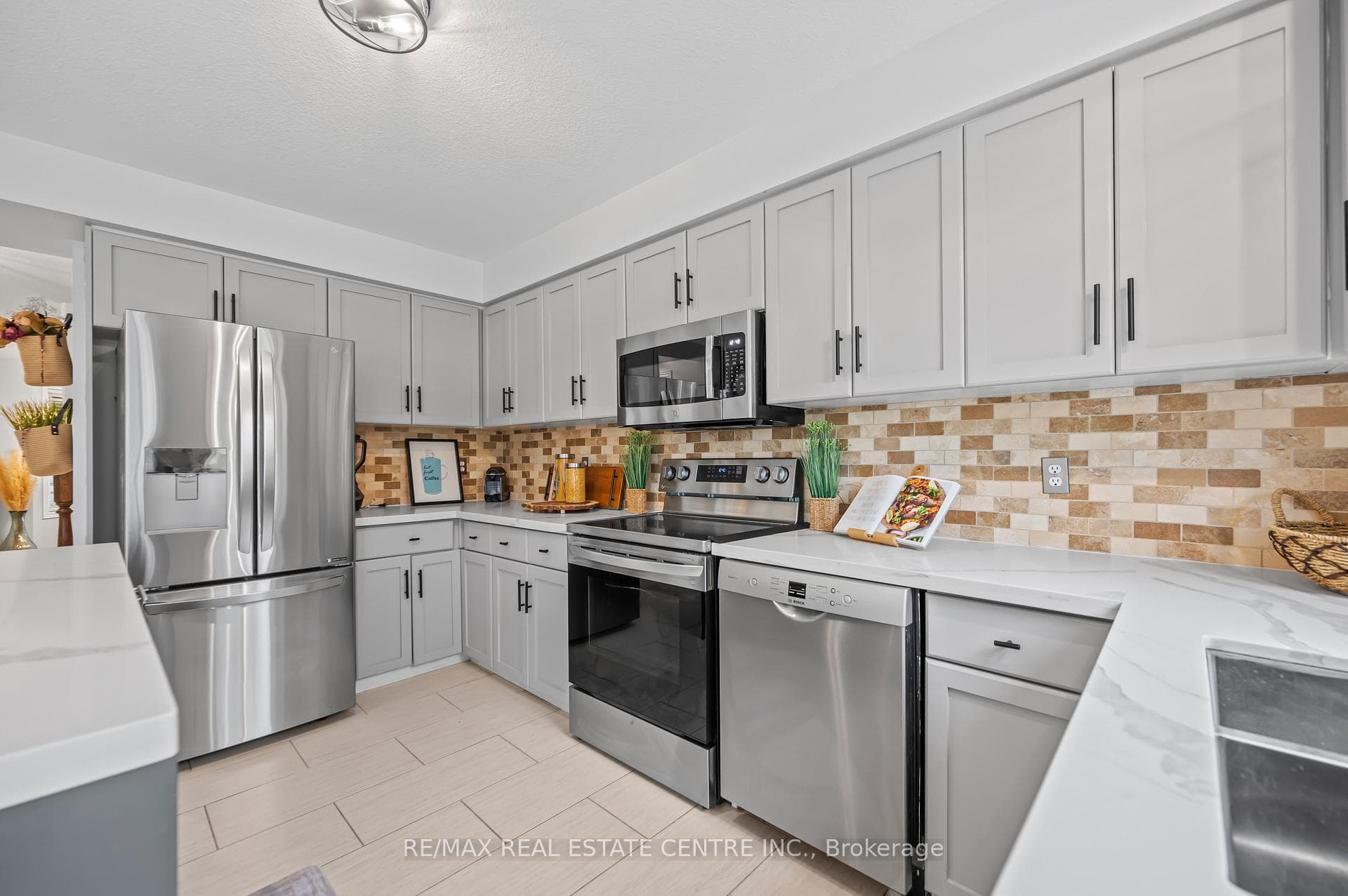 43 Marcy Crescent photo 13