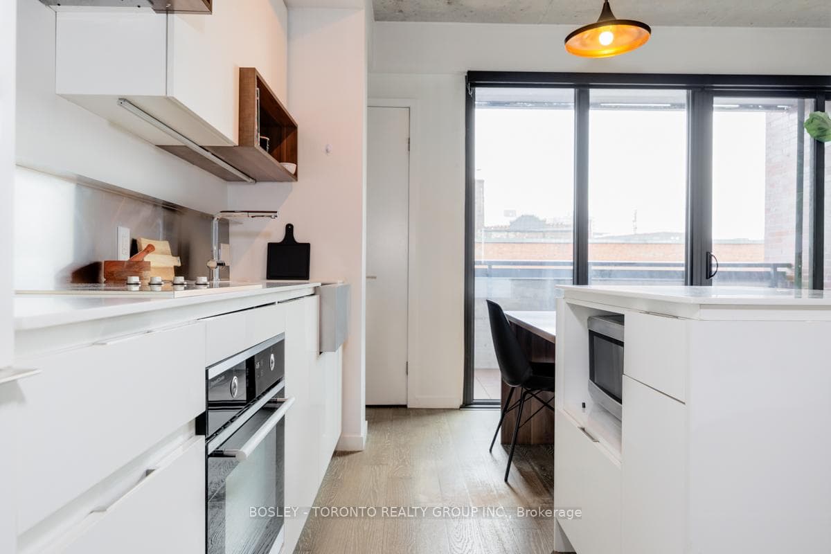 383 Sorauren Avenue Unit 308 photo 15