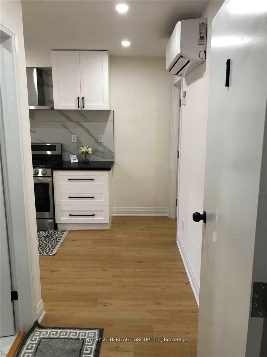 1710 Danforth Avenue Unit 1 photo 4