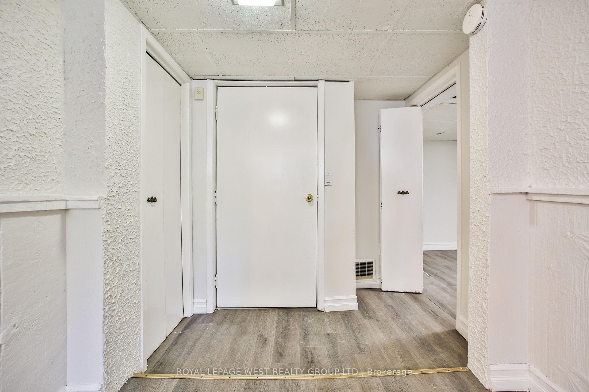34 Bunnell Crescent Unit Lower 2 photo 7