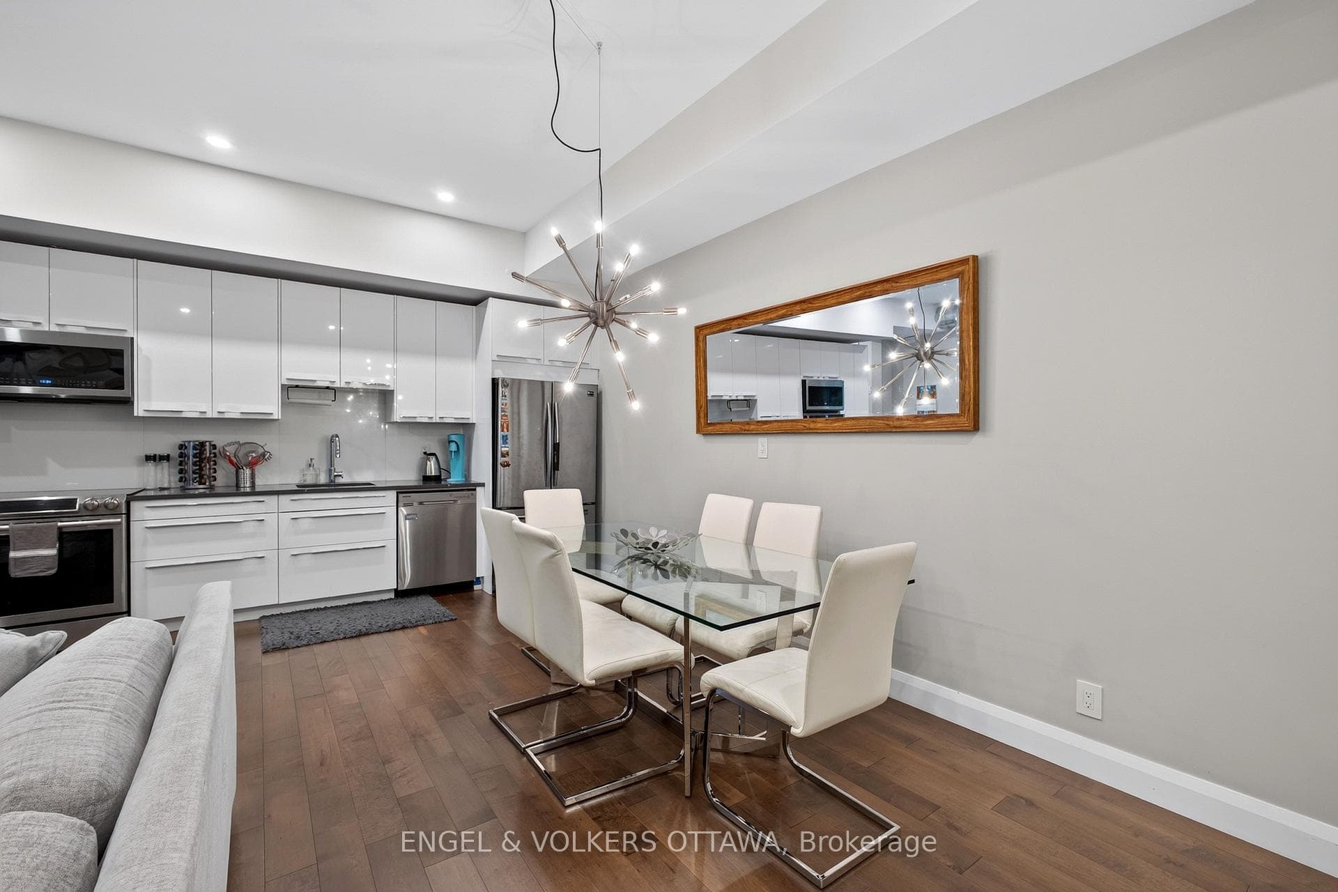 44 Byron Avenue Unit D photo 16