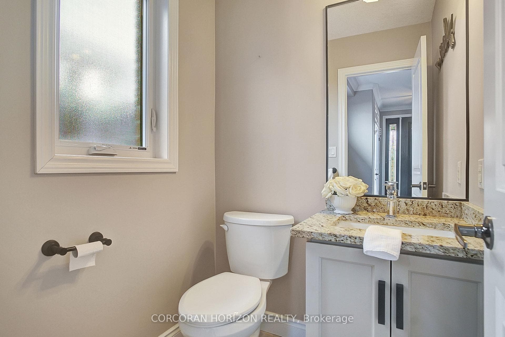 225 Carriage Way photo 5