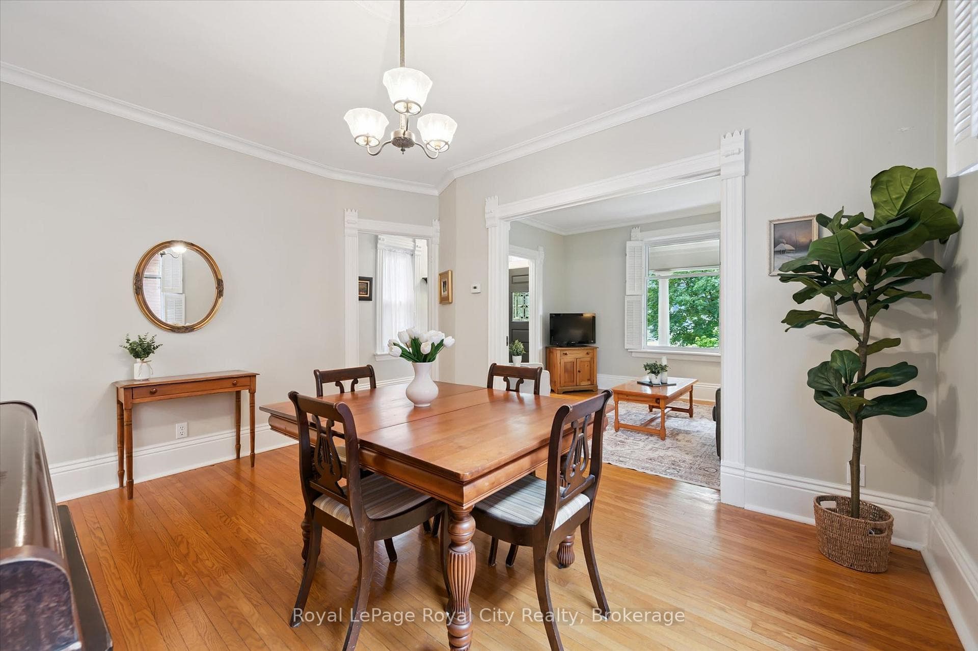 265 Waterloo Avenue photo 8