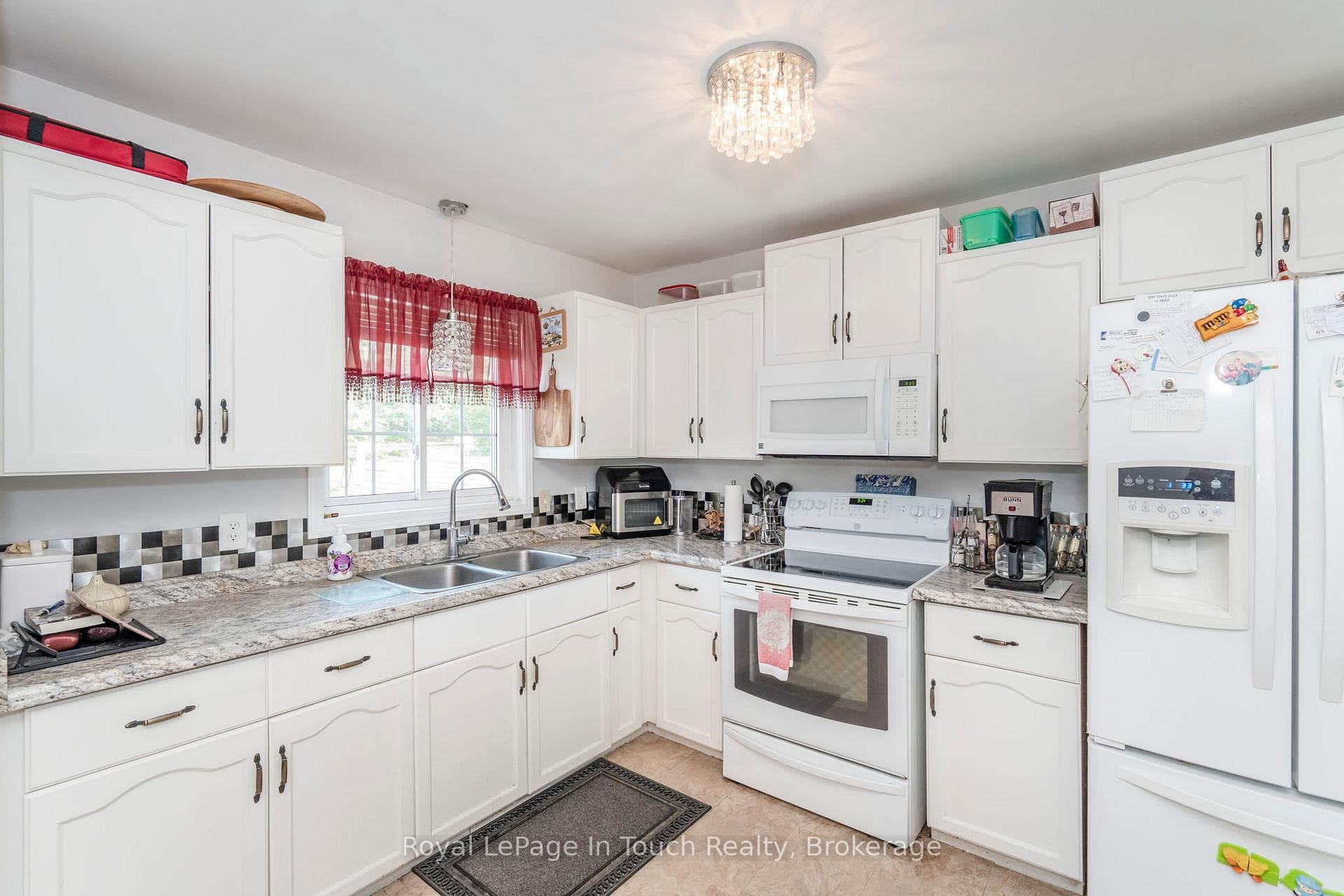 32 Bridle Road photo 8