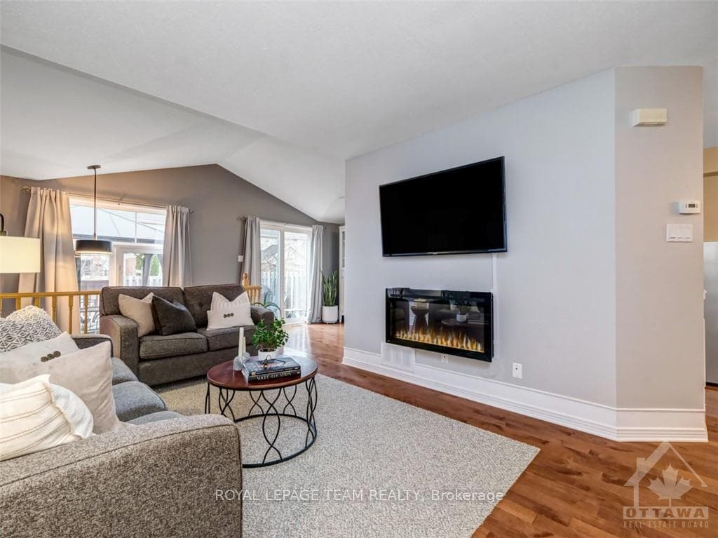 4359 WILDMINT Square photo 4