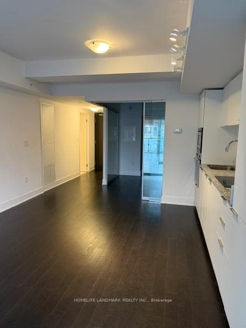 955 bay Street Unit 1316 photo 6