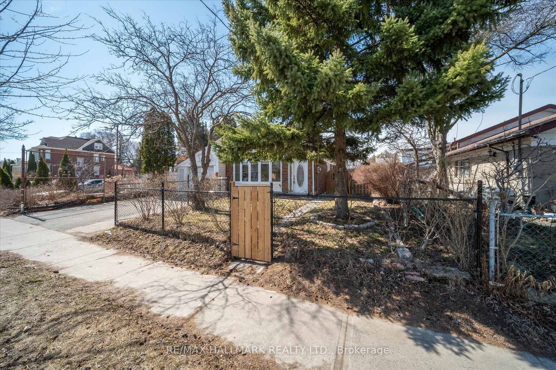728 Brimley Road photo 3