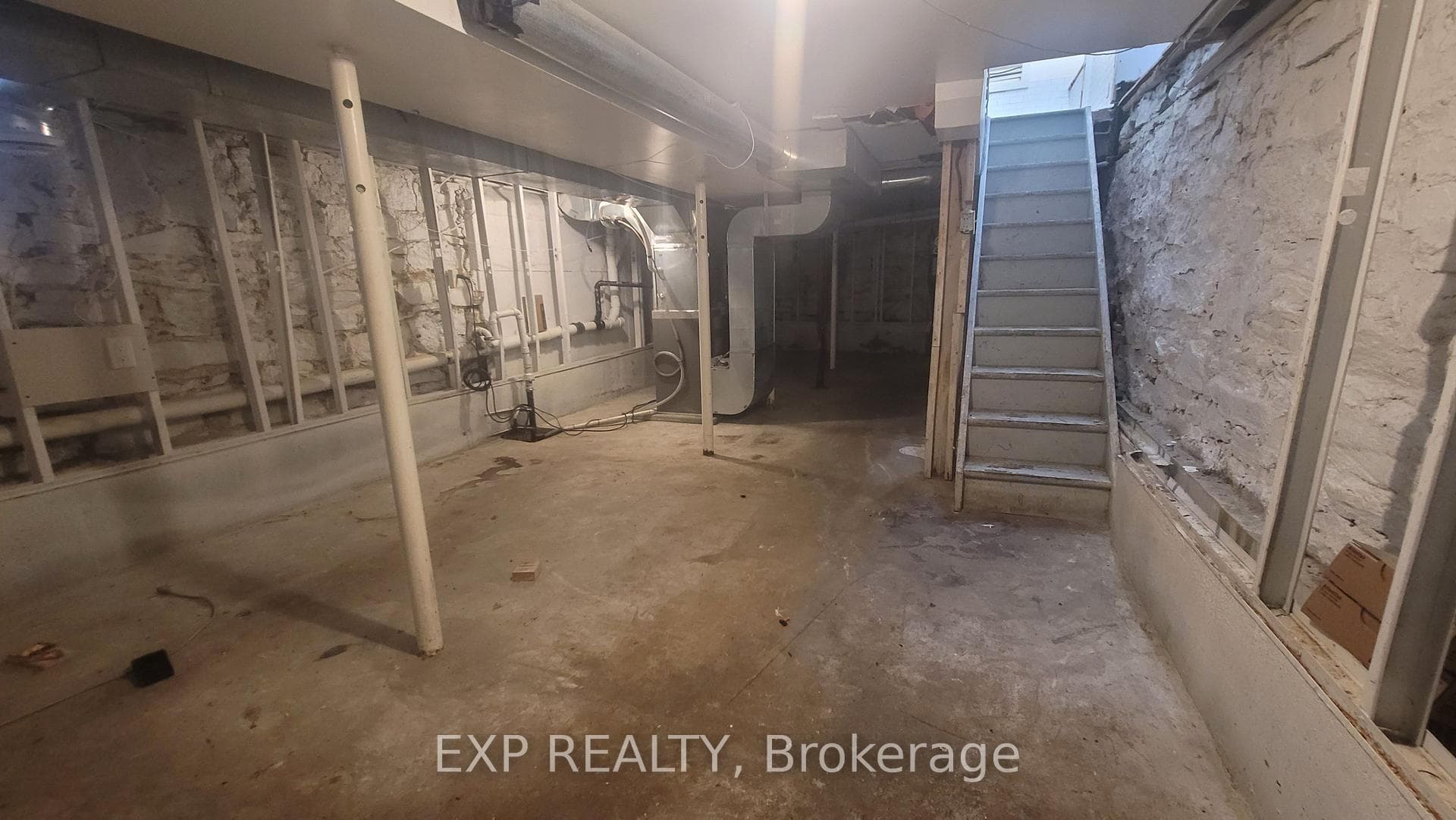 83 Holland Avenue photo 16