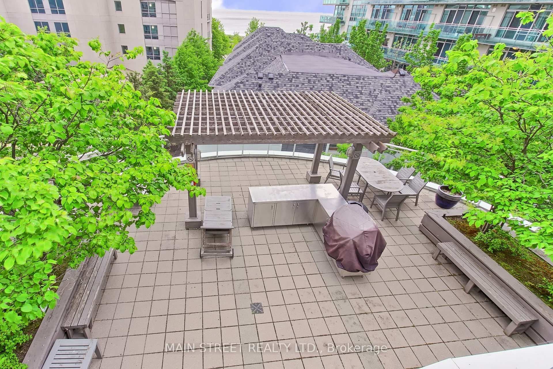 2067 Lake Shore Boulevard Unit 405 photo 27