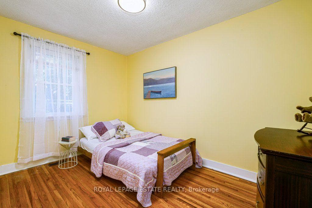 181 Silver Birch Avenue photo 13