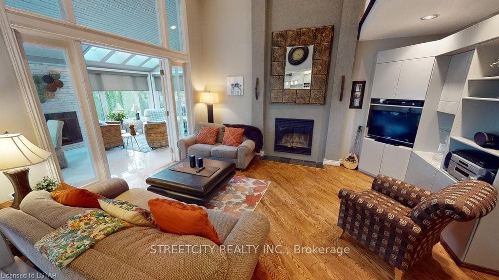107 Carriage Hill Drive photo 12