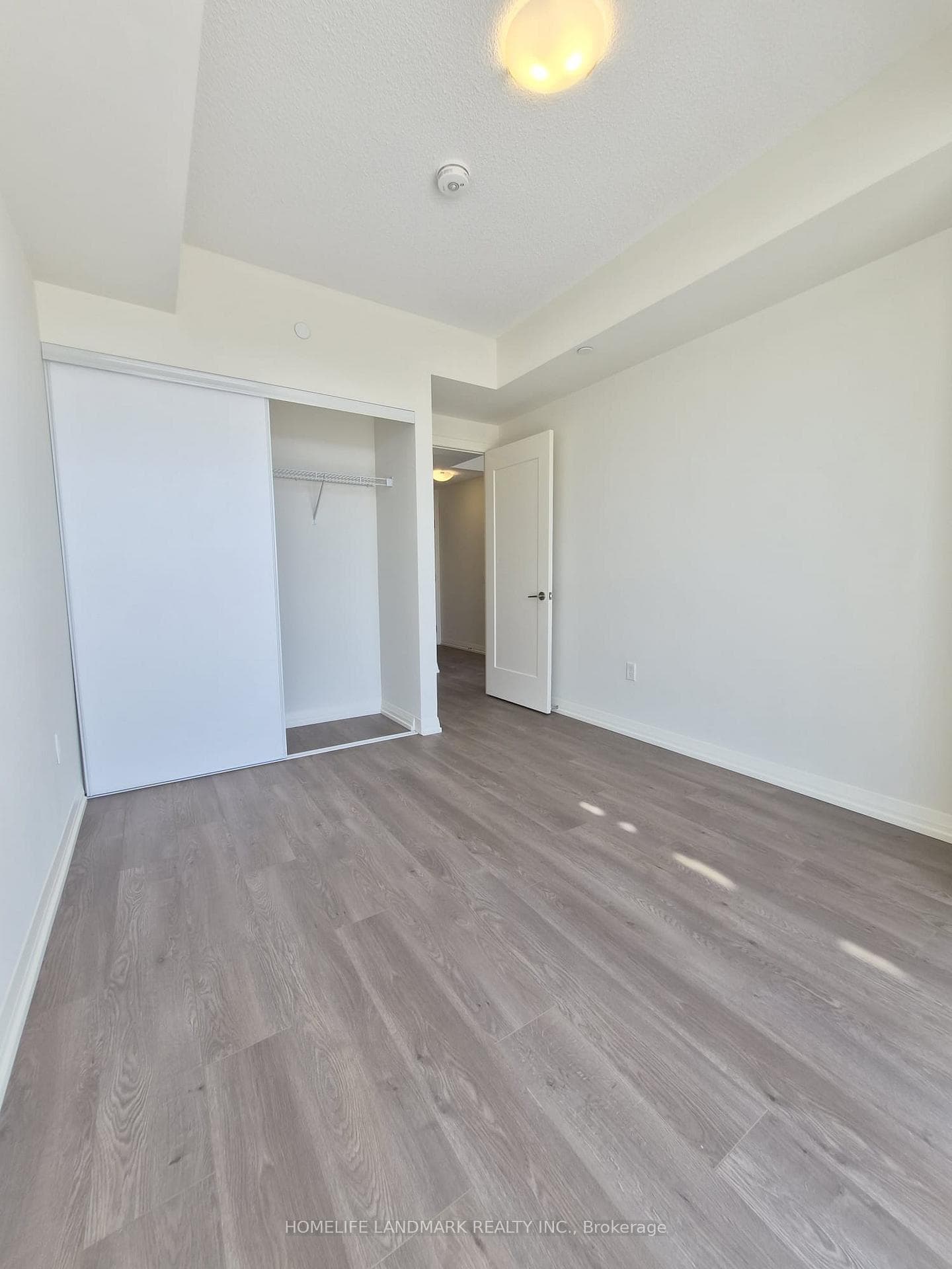 27 Korda Gate Unit 1607 photo 13