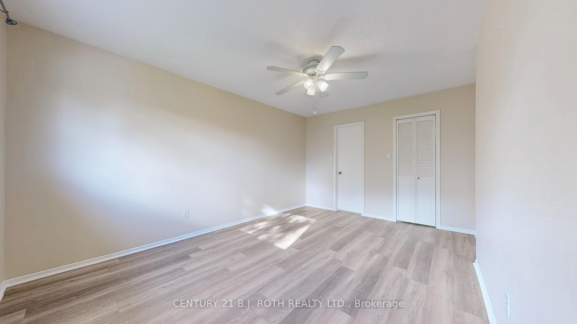 Master Bedroom W Walk in Closet