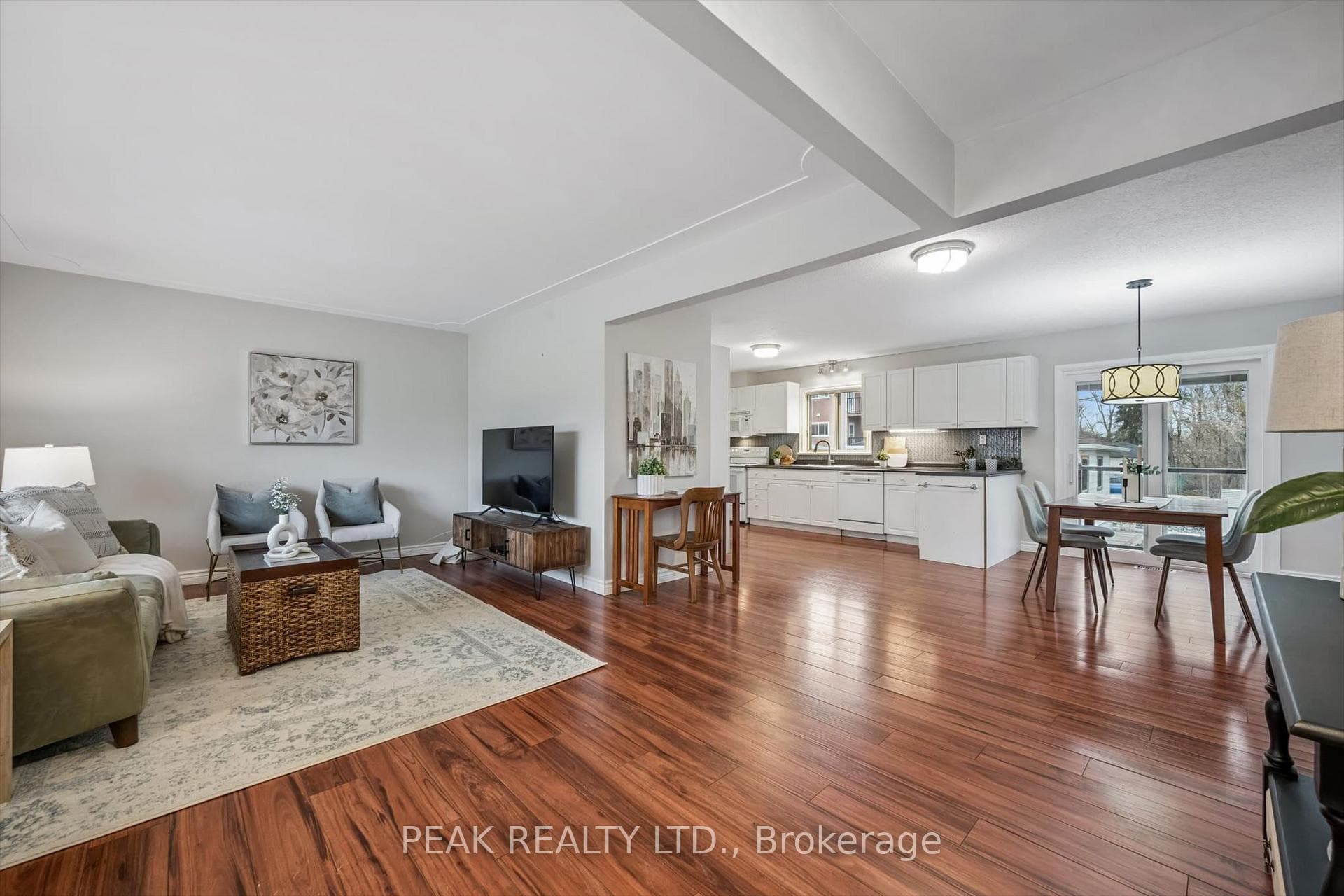 223 Connaught Street photo 6