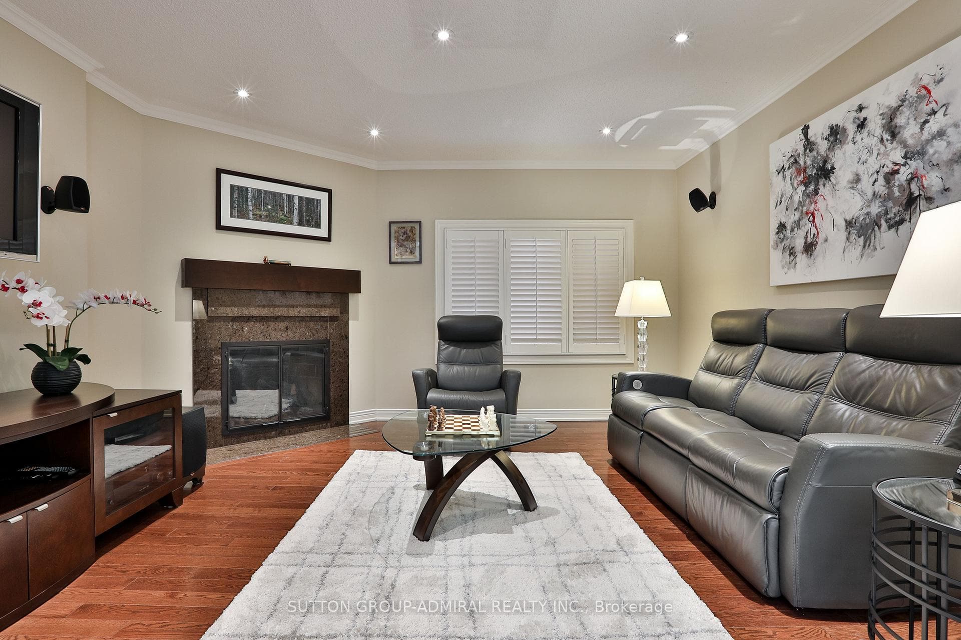 135 Heatherton Way photo 9